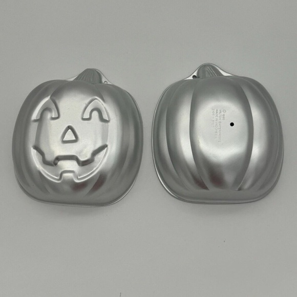 Wilton Other - Wilton Halloween 3D Stand Up JACK-O-LANTERN Pumpkin Baking Cake Pan Vintage